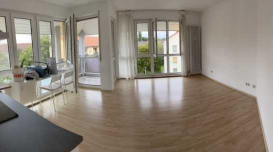 Helle 1-Zimmer-Wohnung mit Balkon und Küchenzeile in Schwabach