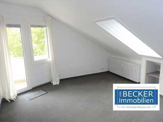 Büderich - gut geschnittene 3-Zimmer-DG-wohnung, 54m², Balkon, zentrale Lage