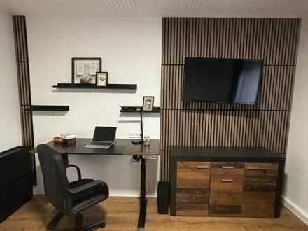 Möbliertes Zimmer in moderner WG in Plochingen. Komfortables Home Office DeLuxe