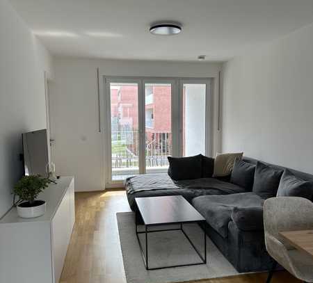 Neuwertige 2-Zimmer-Wohnung mit Einbauküche, Balkon & Tiefgaragenstellplatz in Pasing-Obermenzing