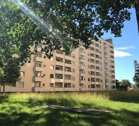 Schöne teilmöblierte Wohnung nahe Lerchenauer See zu vermieten