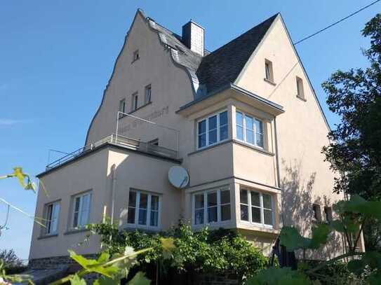 Altbau-Schmuckstück 3-Zimmer-Wohnung mit Balkon in Weitersburg