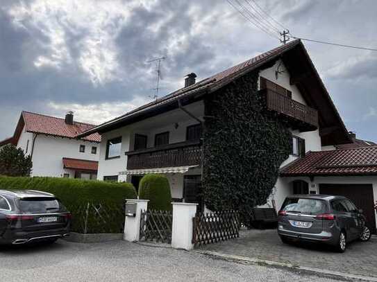 Schöne 3-Zimmer-Dachgeschosswohnung mit Balkon und EBK in Penzberg