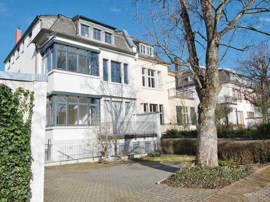 Frisch sanierte 3 Zimmer Wohnung mit Dachterrasse