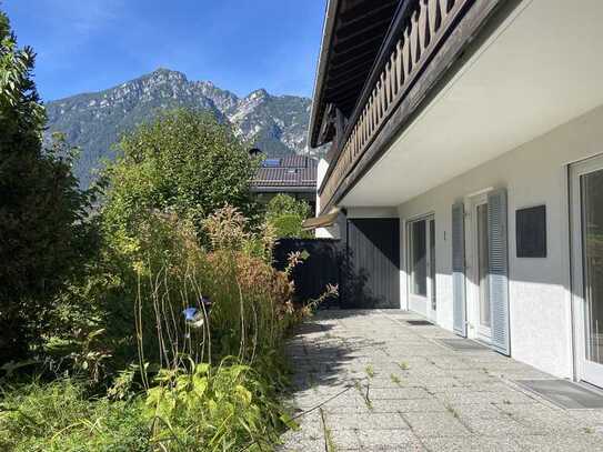 PROVISIONSFREI! Frisch sanierte 3-Zimmer-Wohnung mit traumhaftem Bergblick in Bestlage Garmisch