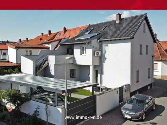 +++ Attraktives 2-Familien- oder Mehrgenerationenhaus mit Terrasse und Carport in ruhiger Lage +++