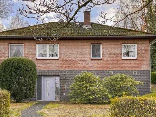 Eigenheim mit Garten und 2 Garagen in traumhafter Lage von Stelle