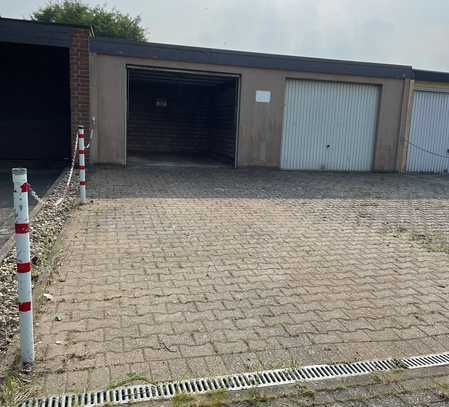 Garage mit Stellplatz