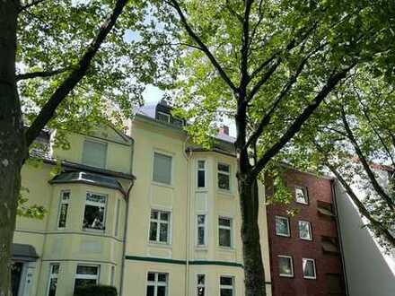 Dachgeschosswohnung mit Dachterrasse ( Neues Dach inkl. Dämmung von 2023 )