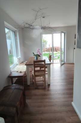 Einzigartige 3,5-Zimmer-Wohnung mit gehobener Innenausstattung in Putzbrunn