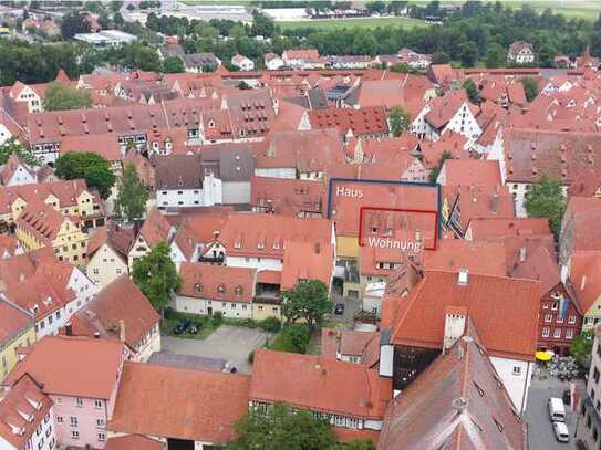 Sonnige 2-Zi. KDB mit EBK+Aufzug mitten in der schönen Nördlinger Aldstadt: Für jedes Alter geeignet