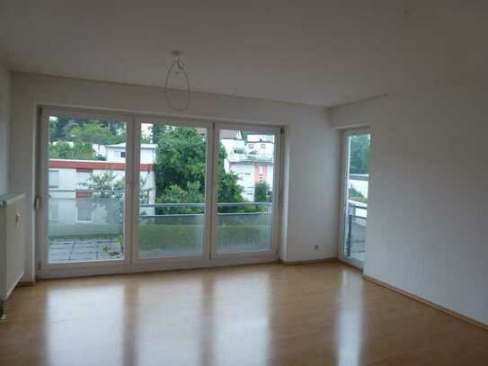 Aalen, helle 2,5-Zimmer-Obergeschoss-Wohnung mit Balkon nähe Grauleshof