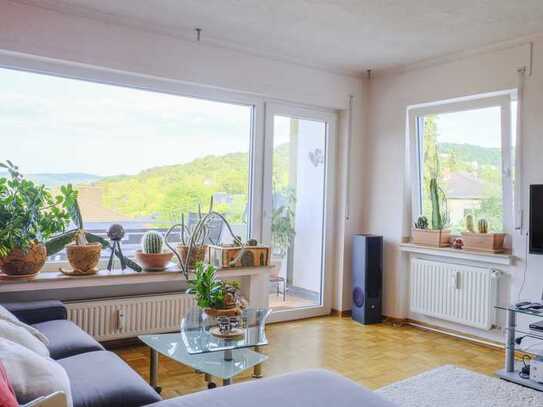 3-Zimmer Panoramawohnung, frisch renoviert mit Balkon