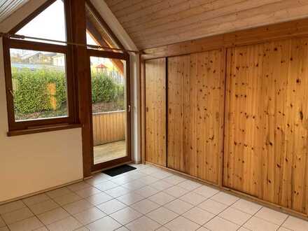 Modernisierte Wohnung mit drei Zimmern sowie Balkon und Einbauküche in Katzweiler