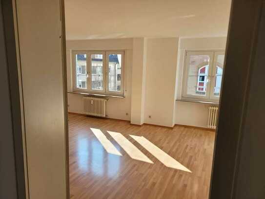 Freundliche Wohnung mit drei Zimmern im Zentrum von Pforzheim