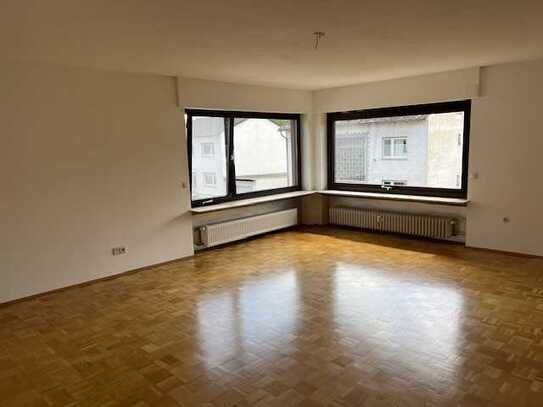 Freundliche und modernisierte 3-Zimmer-Wohnung mit EBK in Runkel Ennerich