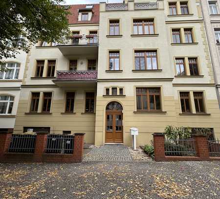 großzügige 4 Zimmer Wohnung mit Balkon !