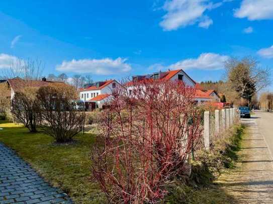 Grundstück mit Baugenehmigung für Einfamilien-, Mehrfamilien- oder Doppelhaus