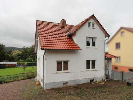 Ländliche Ruhe mit Potenzial: Gemütliches Einfamilienhaus in Stadtlengsfeld zu verkaufen