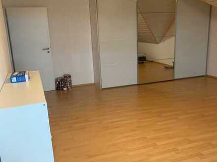Sanierte 3-Raum-Wohnung mit Balkon und Einbauküche in Rattelsdorf