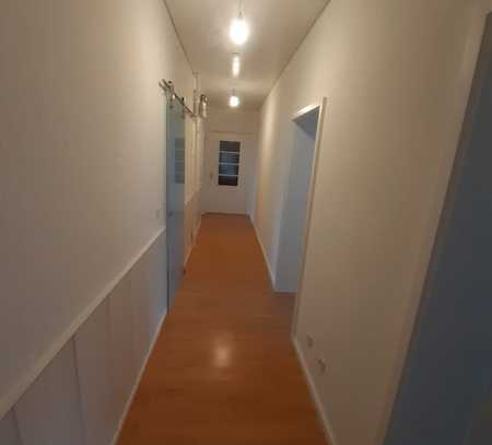 ❤️Herzig - diese renovierte 3 Zimmerwohnung mit Balkon im harmanten Altbau !