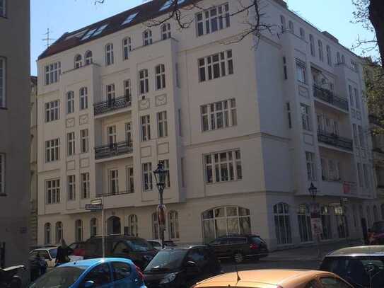 Mieten auf Zeit - gepflegte 4-Zimmer-Wohnung mit Balkon in Charlottenburg, Berlin