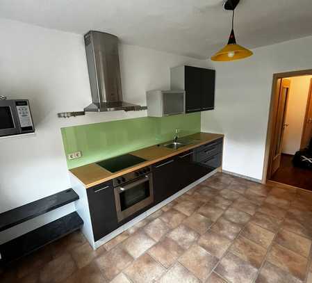 Schöne Wohnung und Garten mit gratis Einbauküche in ruhiger Lage in Lunzenau!