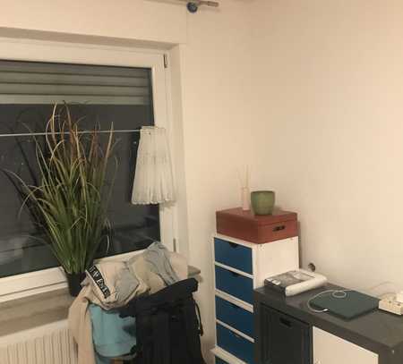 Freundliches Zimmer….600€ komplett ( Alle Kosten wie Strom, Heizung, Internet, Müll, GEZ )