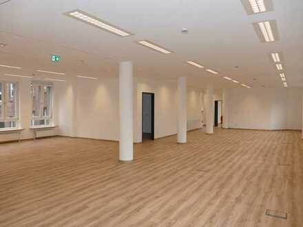 Bremen - Bürgermeister-Smidt-Straße: sanierte Open-Space-Bürofläche an der Schlachte