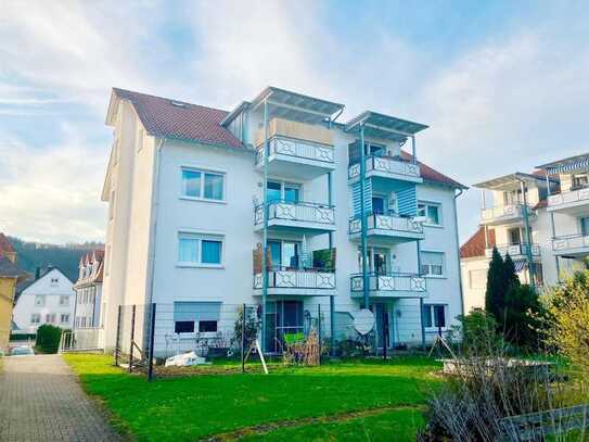 Hochwertig renovierte Dachgeschosswohnung mit Ausblick