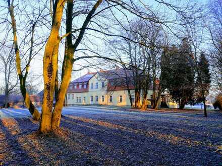 Leben im Gutshaus mit Park in traumhafter Lage, 57 qm. 2 Zi. Evt. möbliert