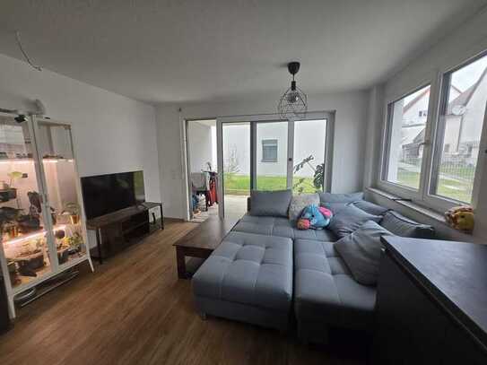Neubau mit Garten und EBK: Stilvolle 2-Zimmer-Wohnung mit gehobener Innenausstattung in Ehningen