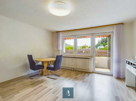 ÜBER DEN DÄCHERN - 2-Zimmer Wohnung mit Balkon und Stellplatz