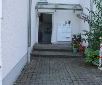 Stilvolle, sanierte 2-Zimmer-Wohnung mit Balkon und EBK in Bad Schwalbach