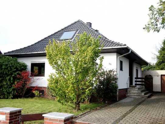 ToHuus Immobilien: Bungalow mit Garage in Schiffdorf nahe dem Klinikum Reinkenheide ...