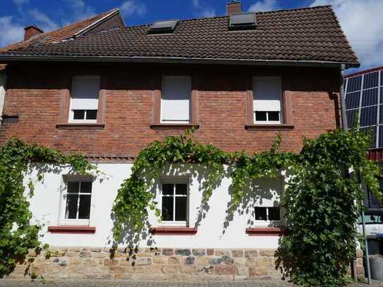 Außergewöhnliche Maisonette Wohnung = 2 Zimmer Haus in Landau Dammheim