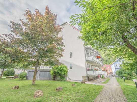 Exklusive 2-Zimmer-Maisonette-Wohnung mit Balkon und EBK in Bad Urach