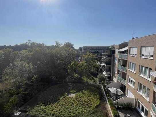 2-Zimmer-Dachgeschoss-Wohnung mit Balkon in Meerbusch-Büderich