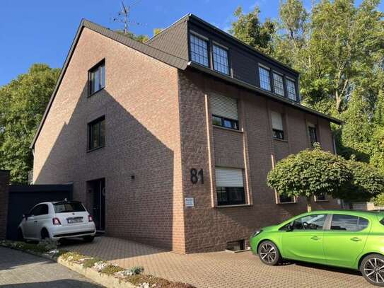 Renovierte 4-Zimmer-Wohnung mit Balkon und Treppenlift in Alsdorf