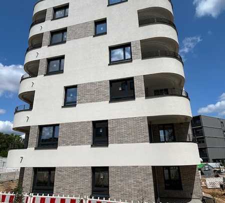 Traumhafte 4-Zimmer DG-Wohnung mit umlaufendem Balkon in Heilbronn Hochgelegen mit Einbauküche