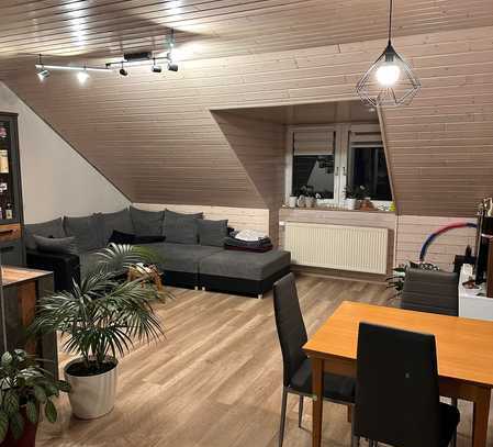 Schöne, helle Dachgeschoßwohnung im ruhigen Wohngebiet von Hünfeld