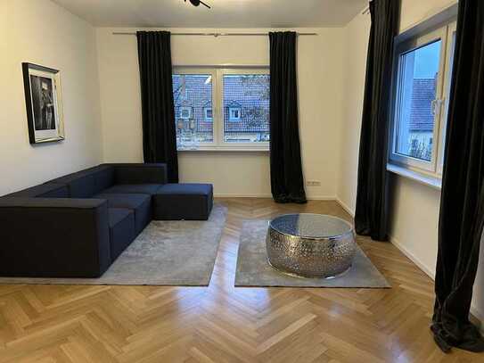 EXKLUSIVE UND KOMPLETT MÖBLIERTE WOHNUNG IN TOPWOHNLAGE! COMPLETELY FURNISHED LUXURY APARTMENT!