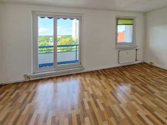 Eure großzügige 3-Zimmer-Wohnung mit Balkon ruft!