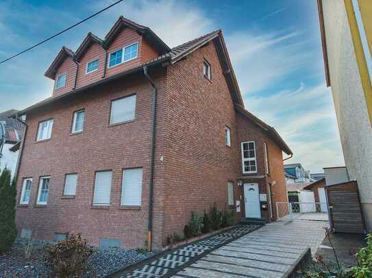 Mehrfamilienhaus mit separatem kleinem Bungalow