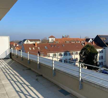 Klein aber fein - Penthouse-Wohnung mit umlaufender Dachterrasse im Speyerer Zentrum zum Erstbezug