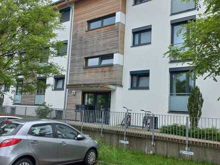 Karlsfeld , Nähe S-Bahn, hochwertige 3-Zimmer Wohnung mit offener Küche und Balkon