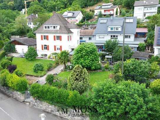 Beeindruckendes Haus auf sehr grossem Grundstück, super Garten und wunderschöner Aussicht