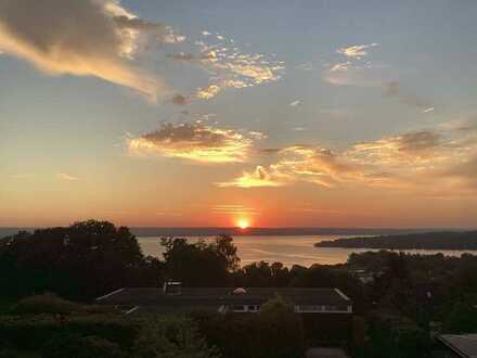 Grundstück mit Panoramasicht auf den Ammersee und Baugenehmigung für ein Einfamilienhaus