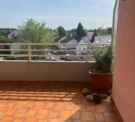 Geschmackvolle, gepflegte 3-Zimmer-Dachgeschosswohnung mit Balkon in Mannheim