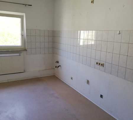 Schön geschnittene 2 Zimmer Dachgeschosswohnung mit Balkon